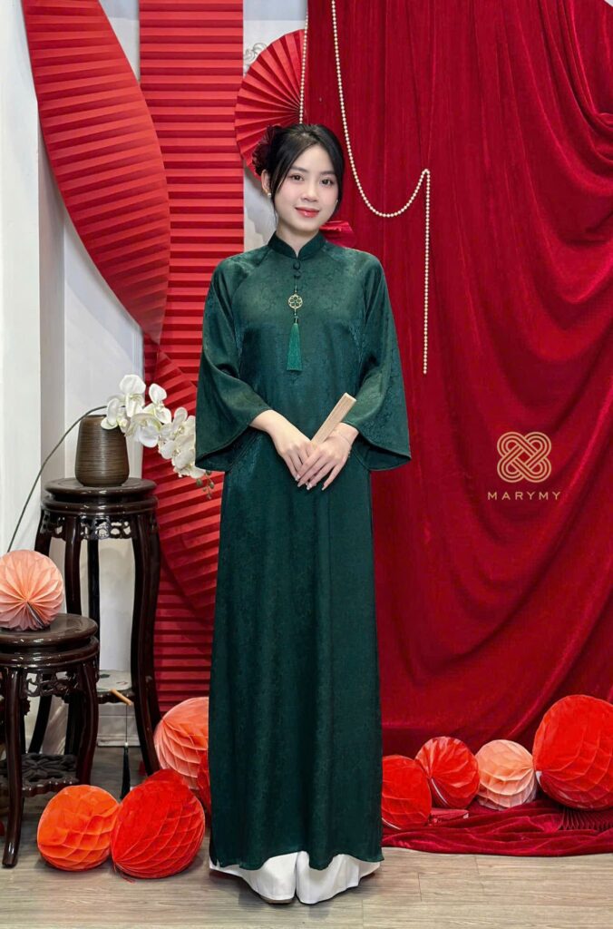 Áo dài cách tân Nhã Thi Xanh MARYMY chất liệu lụa cao cấp đính charm trước ngực Áo dài cách tân Nhã Thi Xanh MARYMY chất liệu lụa cao cấp đính charm trước ngực