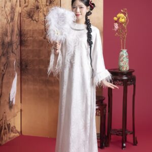 Áo Dài Cách Tân Bạch Huyền Vũ MARYMY Gấm Thọ Dơi Tay Lông Vũ