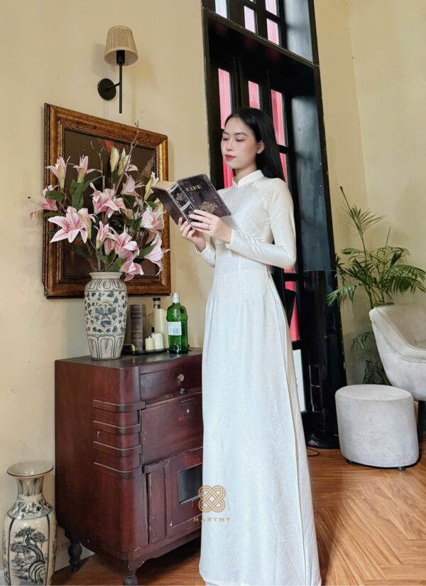 Áo Dài Truyền Thống Lụa Thạch Anh Kem MARYMY