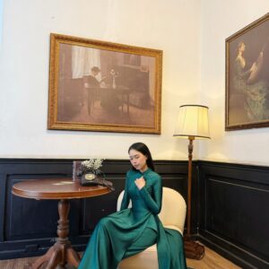 Áo Dài Truyền Thống Lụa Thạch Anh Xanh Lá MARYMY