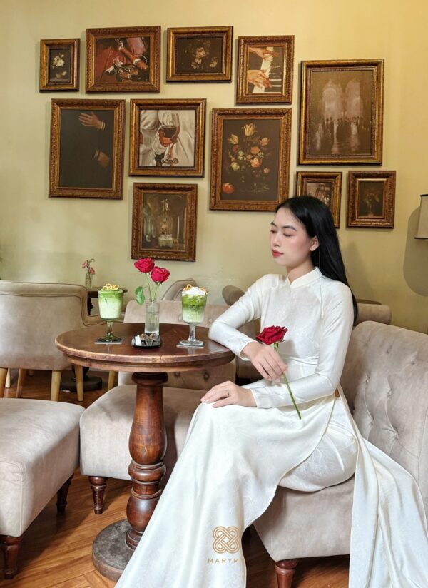 Áo Dài Truyền Thống Lụa Thạch Anh Kem MARYMY