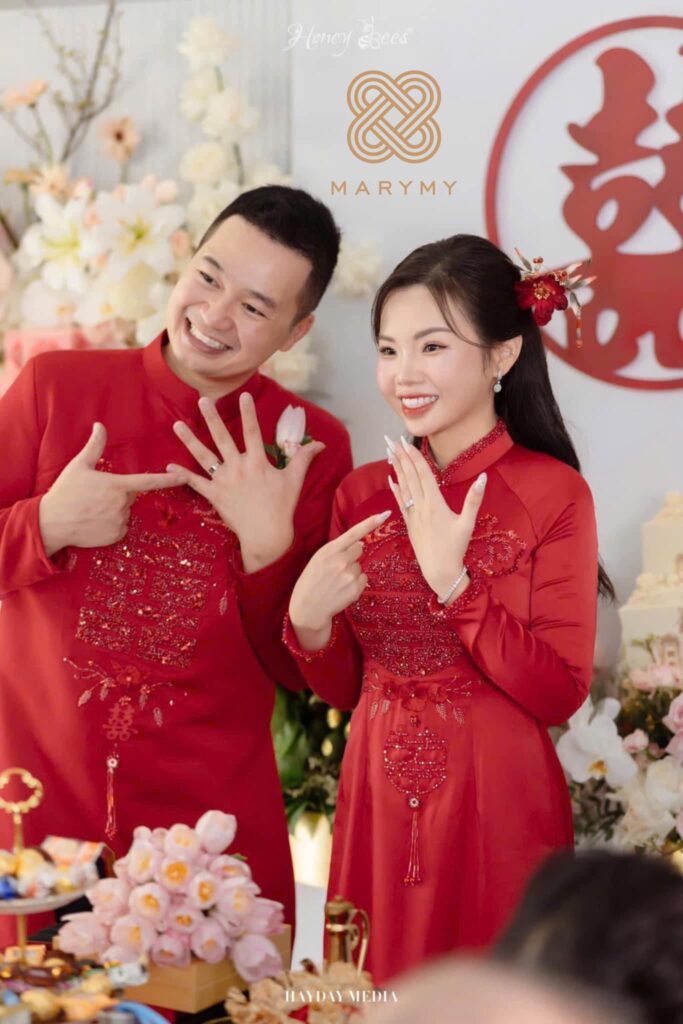 Cô dâu Hồng Ngọc và chú rể Văn Sang feedback áo dài dâu rể MARYMY
