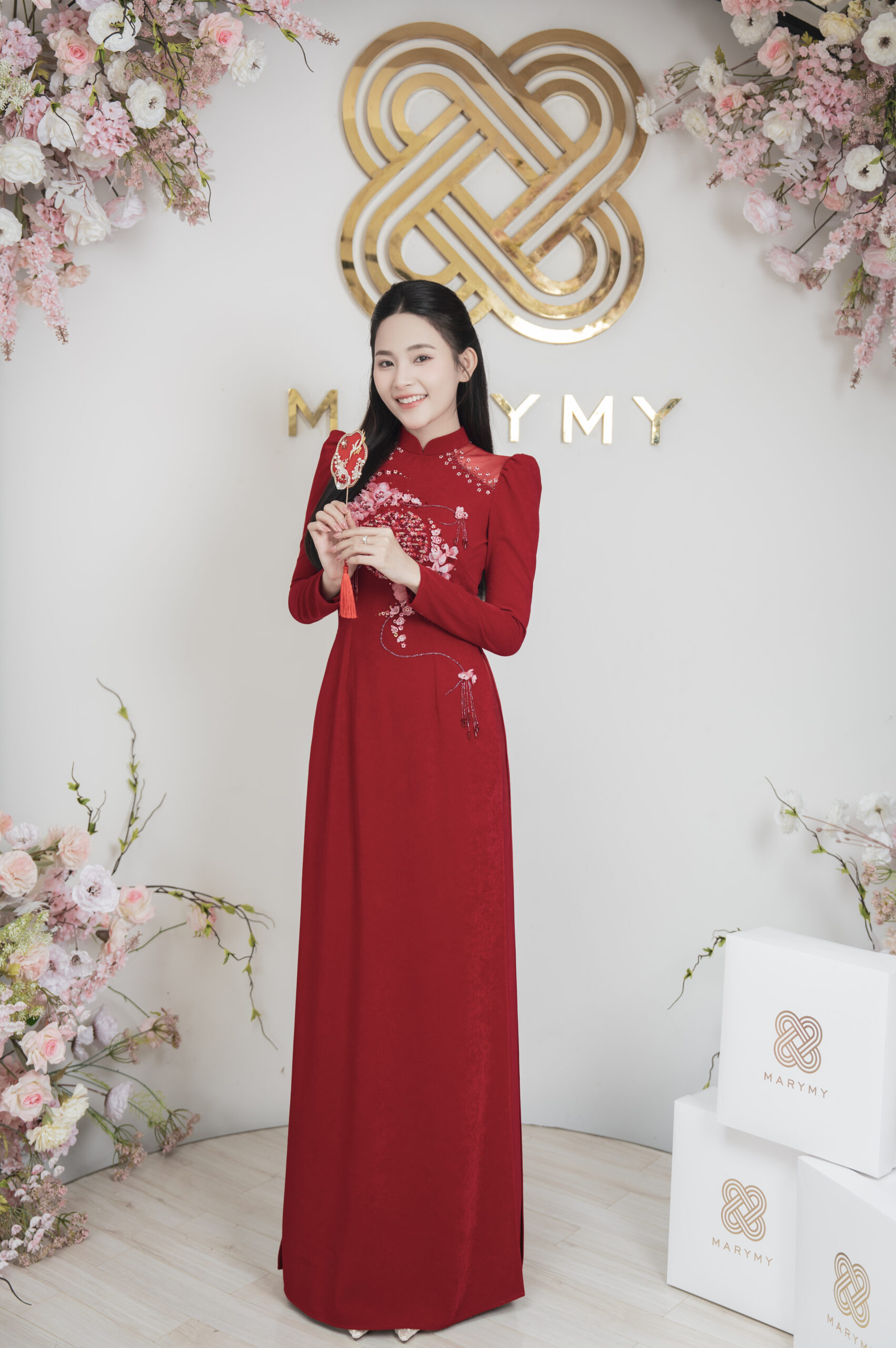 Cô dâu Minh Tuyền diện áo dài dâu của nhà MARYMY