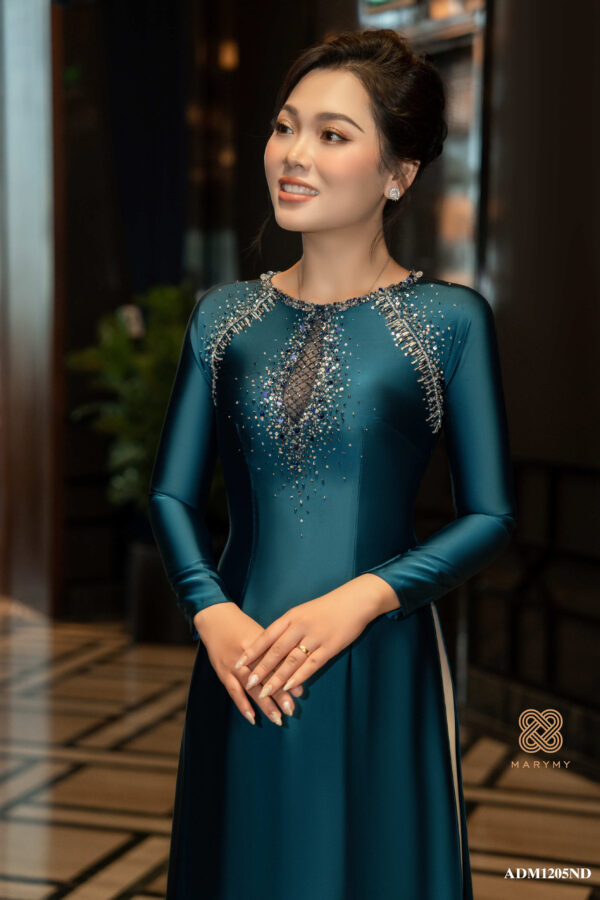 Áo Dài Mẹ Ngọc Nữ MARYMY Lụa Hàn Châu Đính Kết Kim Sa Trước Ngực