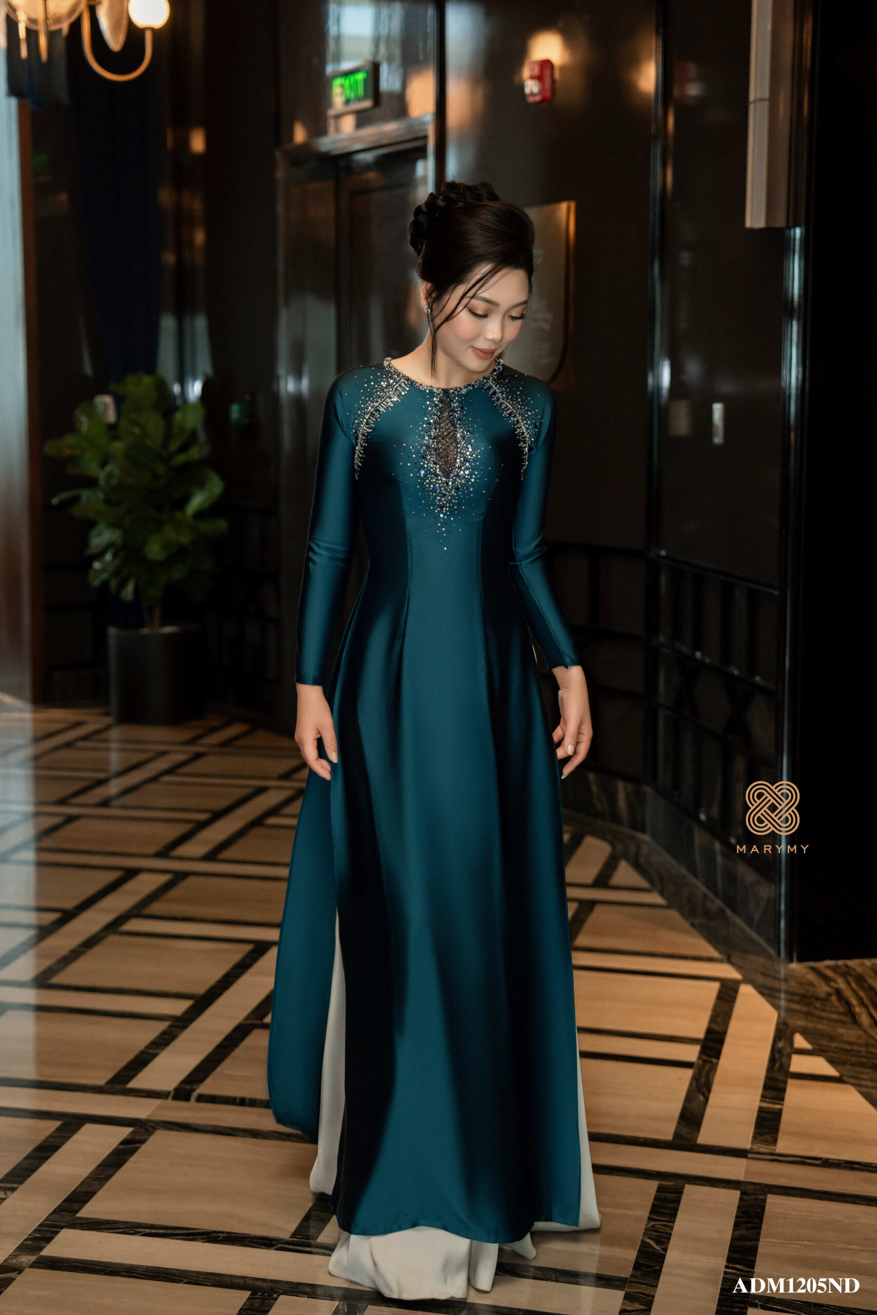 Áo Dài Mẹ Ngọc Nữ MARYMY Lụa Hàn Châu Đính Kết Kim Sa Trước Ngực