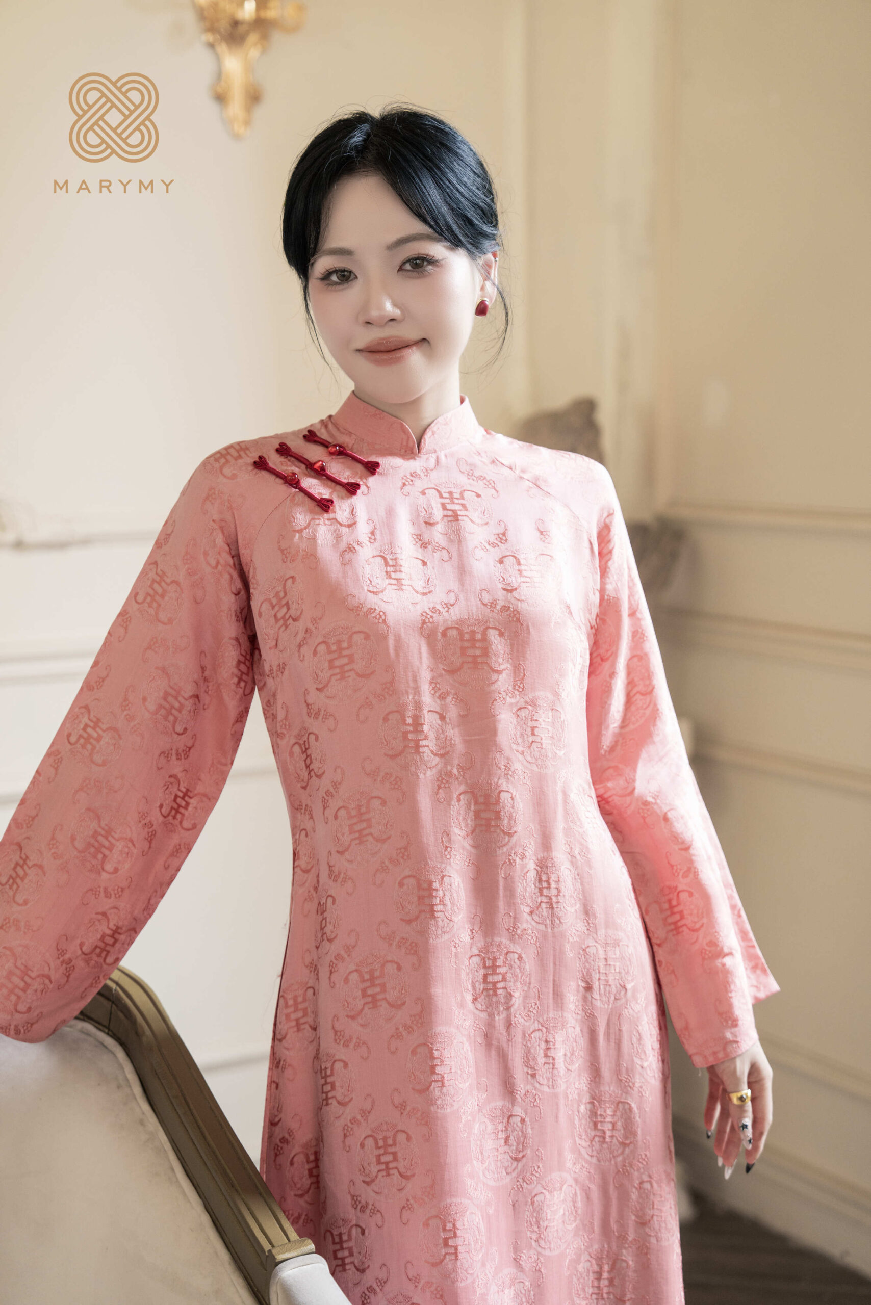 Áo Dài Cách Tân Giai Ý MARYMY Chất Liệu Tơ Tằm Đính Charm Trước Vai Cổ Trụ Thanh Lịch