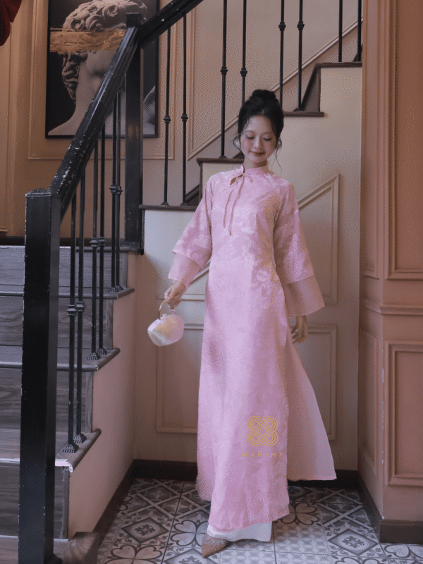 Áo Dài Cách Tân Hoa Vũ Hồng MARYMY Voan Dập Hoa Nổi Cổ Chéo Nơ-4