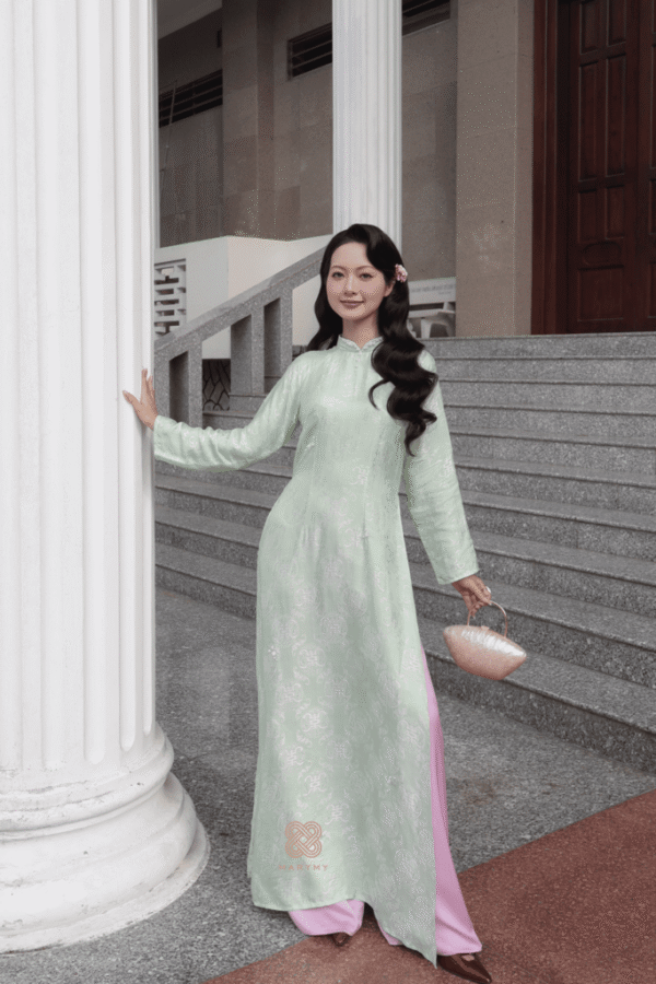 Áo Dài Cách Tân Thiên Yết MARYMY Tơ Tằm Cổ Trụ Đính Kết Pha Lê