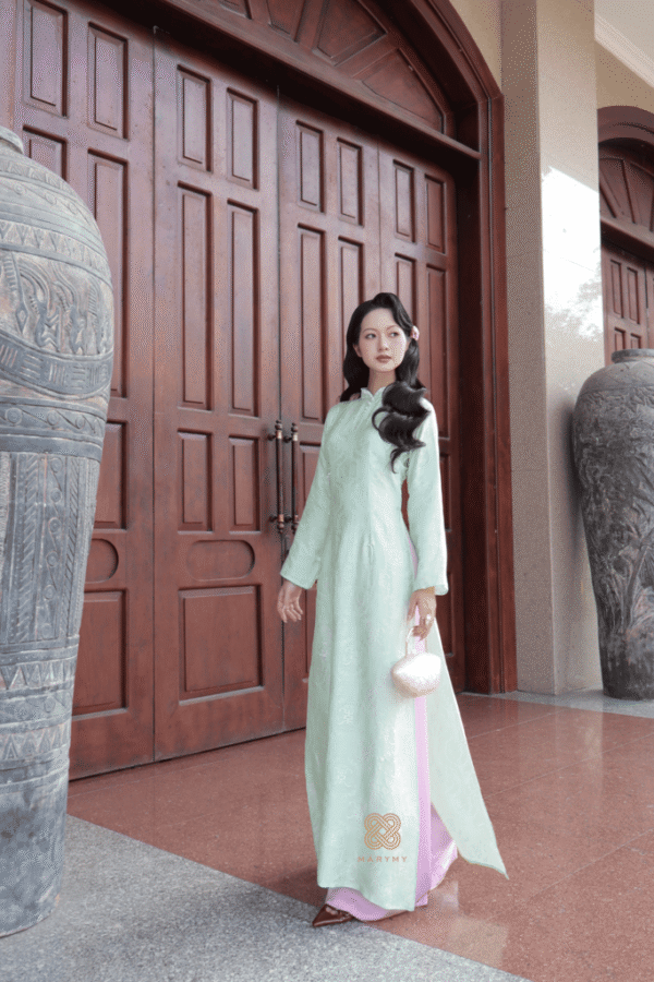 Áo Dài Cách Tân Thiên Yết MARYMY Tơ Tằm Cổ Trụ Đính Kết Pha Lê