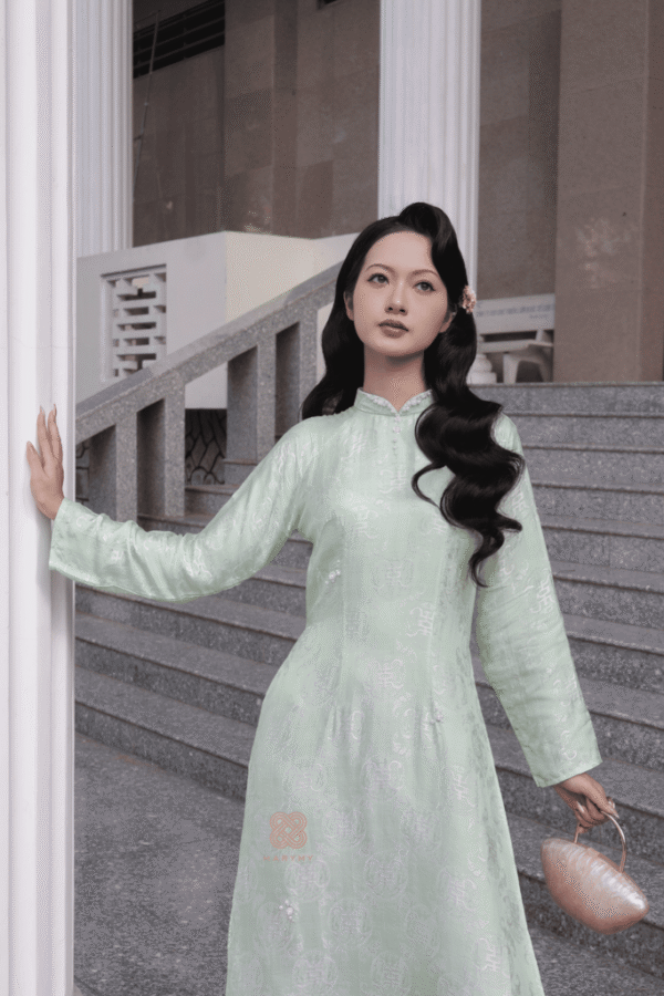 Áo Dài Cách Tân Thiên Yết MARYMY Tơ Tằm Cổ Trụ Đính Kết Pha Lê